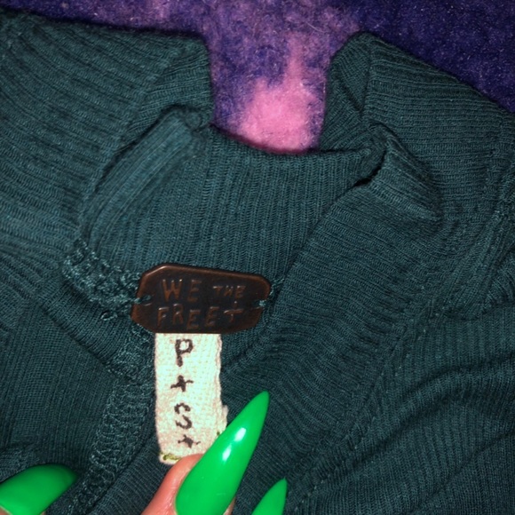 ✨WE THE FREE green tank✨ - Picture 3 of 4